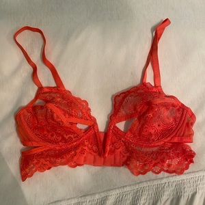 Thistle & Spire Kane V wire bra